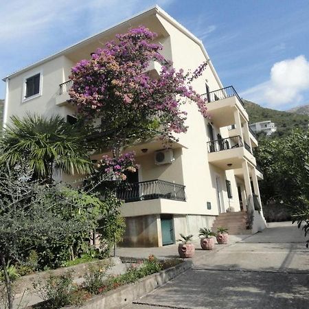Apartments & Rooms M Petrovac ภายนอก รูปภาพ