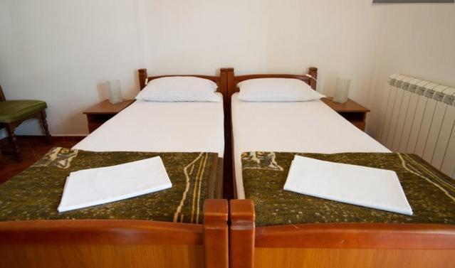 Apartments & Rooms M Petrovac ภายนอก รูปภาพ