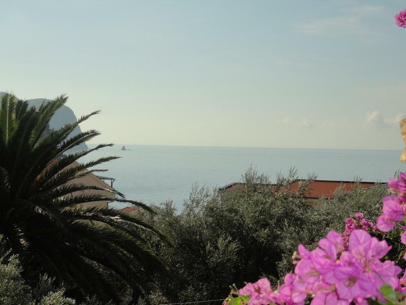 Apartments & Rooms M Petrovac ภายนอก รูปภาพ